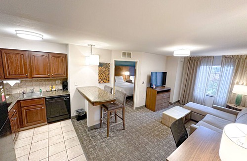 Elkhart Hotel | Staybridge Suites Elkhart North by IHG