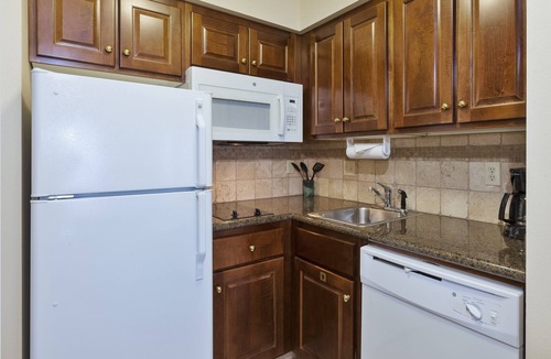 Okemos Hotel | Staybridge Suites Lansing - Okemos by IHG