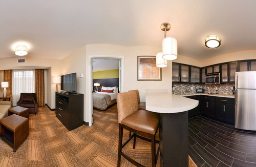 Merrillville Hotel | Staybridge Suites Merrillville by IHG