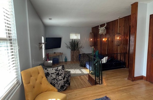 Gary House | Staycation Retreat
