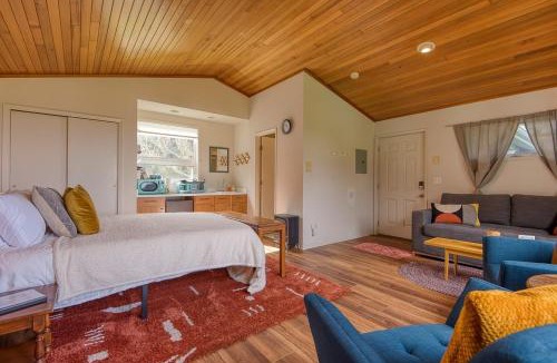 Coos Bay Apartment | #StayinMyDistrict Cape Arago Studio Suite