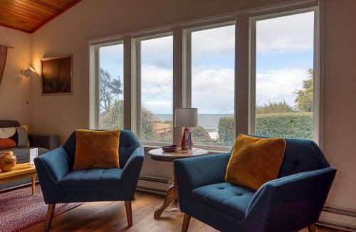 Coos Bay Apartment | #StayinMyDistrict Cape Arago Studio Suite