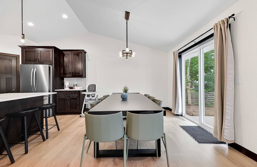 Ashwaubenon House | Steps from Lambeau | Unreal Location