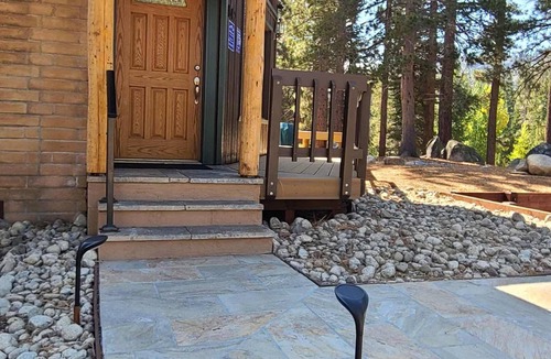 Tahoe Paradise Cabin | Steps from Upper Truckee River 15 Min to Heavenly