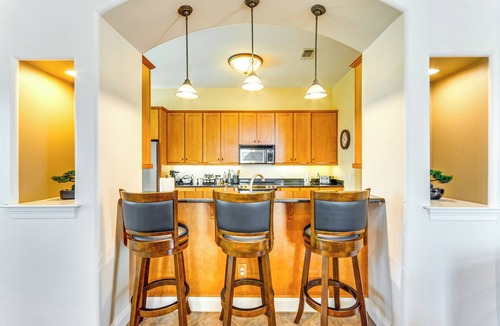 Navarre House | Steps to Bay: Tranquil Navarre Retreat w/Balcony