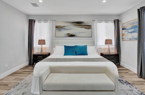 Lighthouse Point Villa | Steps to Private Beach 5 BR Pool and Jacuzzi Dog Friendly