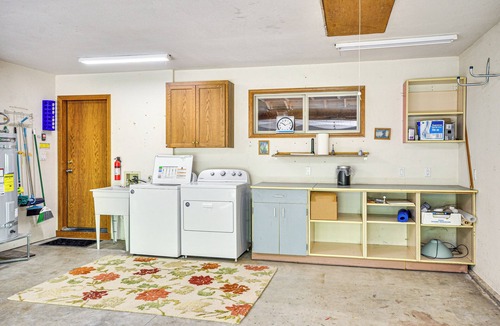 Mount Hood Village Cottage | Steps to River! Rhododendron Family Retreat