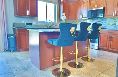 Sterling Heights House | Sterling Heights Retreat !