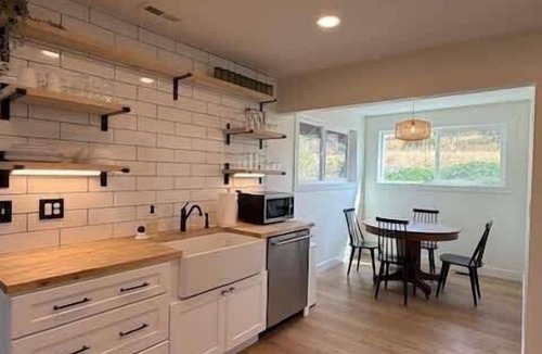 Mica Cabin | Stevens Creek Farmhouse