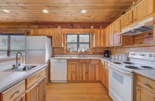 Dandridge Cabin | Stillwater Cove by Jackson Mountain Rentals