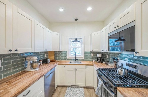 La Porte House | Stone Lake Getaway – Sleeps 6