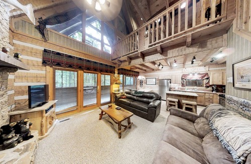Smoky Mountains Cabin | Streamsong: Free Attraction Tickets, Hot Tub, Pool Table & Secluded Creek Views