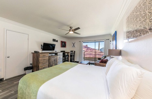 Truckee Condo | Striking King Studio w/Partial Lake View #242 at Donner Lake Village