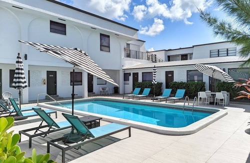 Deerfield Beach Apartment | Studio #112 Pet-Friendly | Sleeps 3 Guests