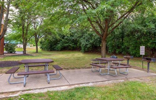 Parkdale Hotel | Studio 6 Extended Stay Fairfield, OH - Cincinnati