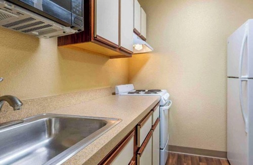Florence Hotel | Studio 6 Extended Stay Florence, KY - Meijer Dr./Cincinnati