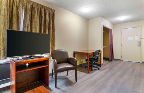 Mishawaka Hotel | Studio 6 Extended Stay South Bend Mishawaka South IN