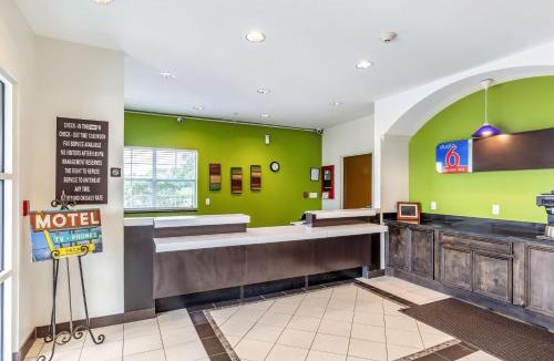 Orange Hotel | Studio 6-Orange, TX