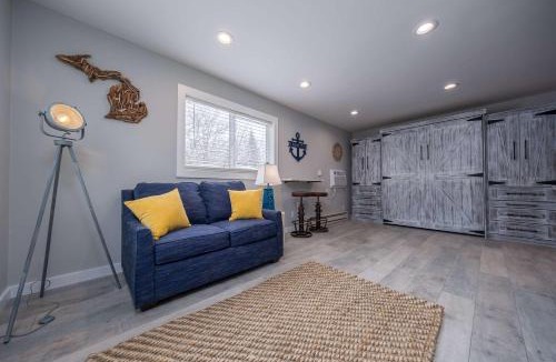 Bridgman House | Studio Suite B1