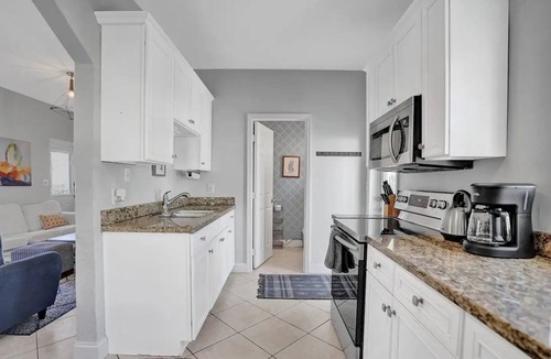 Surfside House | Stunning 2/2 dream beach getaway in Surfside