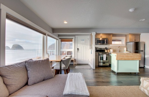Oceanside Condo | Stunning and redesigned oceanfront condo - dog-friendly, too