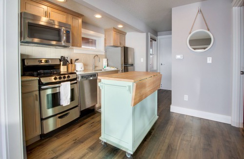 Oceanside Condo | Stunning and redesigned oceanfront condo - dog-friendly, too