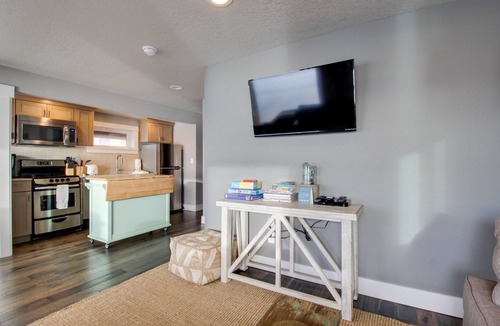 Oceanside Condo | Stunning and redesigned oceanfront condo - dog-friendly, too