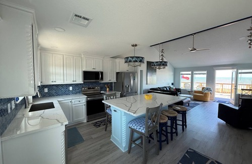 Surfside Beach House | Stunning Beach Front 4 Bedroom Beach House on Beautiful Surfside Beach