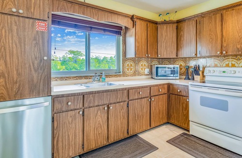 Marathon House | Stunning Getaway on the Water W/ Boat Dock, Private Balcony, & Free WiFi