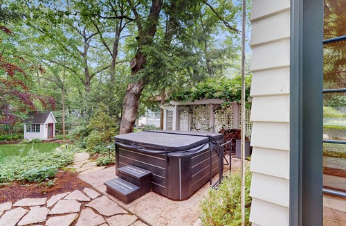 Michiana House | Stunning Harbor County Home w/Hot tub, Large yard, Near Beaches & Town.
