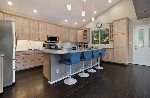 Kaleva House | Stunning Lake House - 200` of Lakefront with Kayaks & Game Room