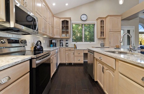 Kaleva House | Stunning Lake House - 200` of Lakefront with Kayaks & Game Room