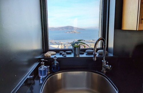Russian Hill Apartment | Stunning Panoramic Skyline Views in Russian Hill!