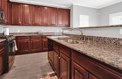Spring House | Stunning & Spacious home, 8 beds, PS4, Karaoke and lots more!