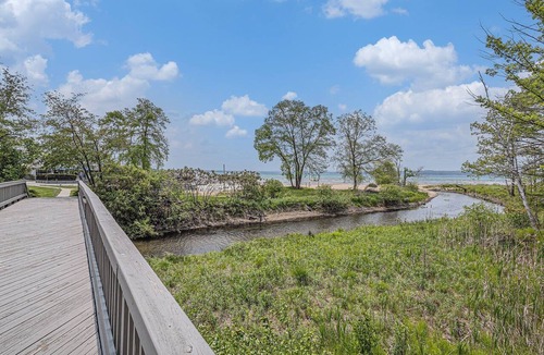 Acme Condo | 🏖️ Stunning Sunset Bay Views @ The Shores | Traverse Bay Views | Moments to the Beach