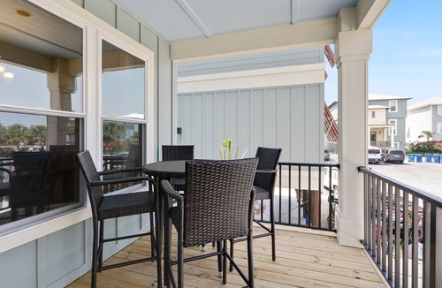 Orange Beach Cottage | Stunning updated cottage on the beach!