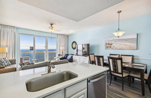 Lower Grand Lagoon Condo | Stunning View Summer dates still availalble free beach service book now!