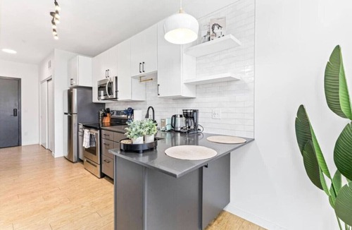 Carag Apartment | Stylish 1 Bed 1 Bath Condo w Patio, Wifi & Gym