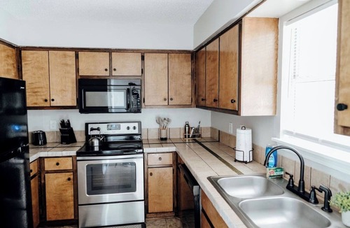 Mobile Apartment | Stylish 2BR Escape | Relax in Modern Comfort
