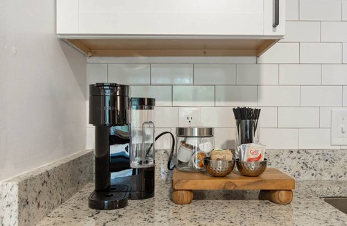 Springdale House | Stylish 2BR Urban Stay | Near CAE + Pet-Friendly