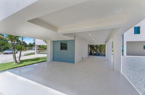 Paradise Point House | Stylish Oceanview Getaway w Pool Hot Tub