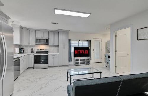 Lakeview  Jefferson County House | Stylishly Remodeled 2-Bedroom home in Orangefield