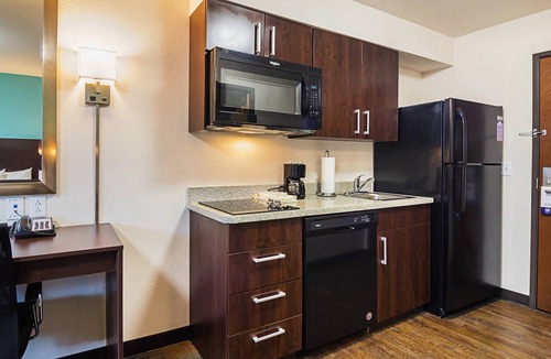 Monaca Hotel | Suburban Studios Monaca - Pittsburgh