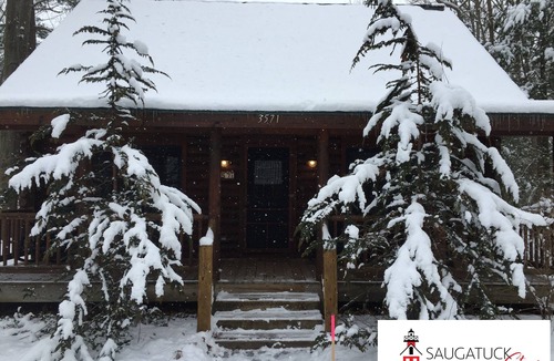 Saugatuck Cabin | Sugar Shack -Luxury Log Home at Goshorn Lake