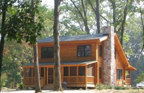 Saugatuck Cabin | Sugar Shack -Luxury Log Home at Goshorn Lake