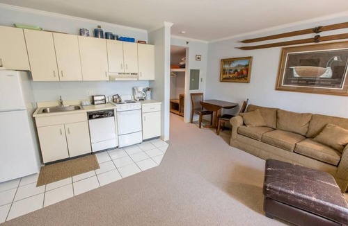 Carrabassett Valley Condo | Sugarloaf Mountain Gondola Village C2194