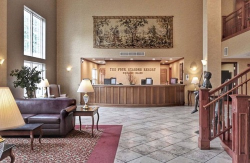 Pembine Apartment | Suite | 2 Queen Beds | Golf Course | Table Tennis