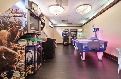 Pembine Apartment | Suite | 2 Queen Beds | Golf Course | Table Tennis