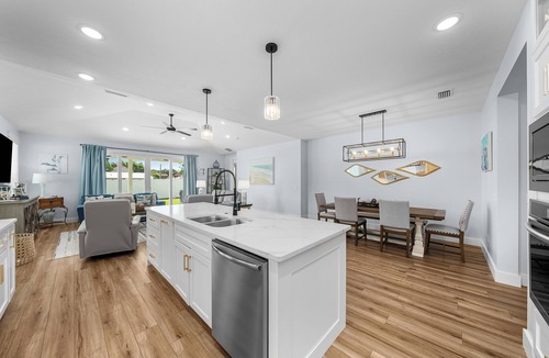 Laguna Beach Estates House | SUMMER SPECIALS! Entire Home in West End, Panama City Beach. 5 Min. from Beach!