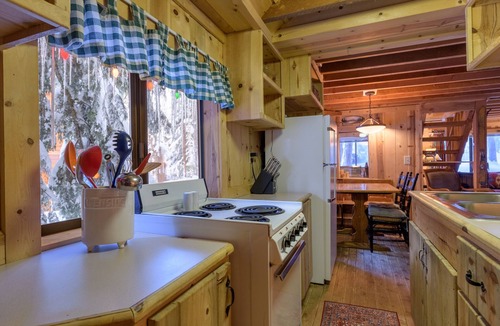 Government Camp Cabin | Summer special, stay before 7/20/26 get third night half off.